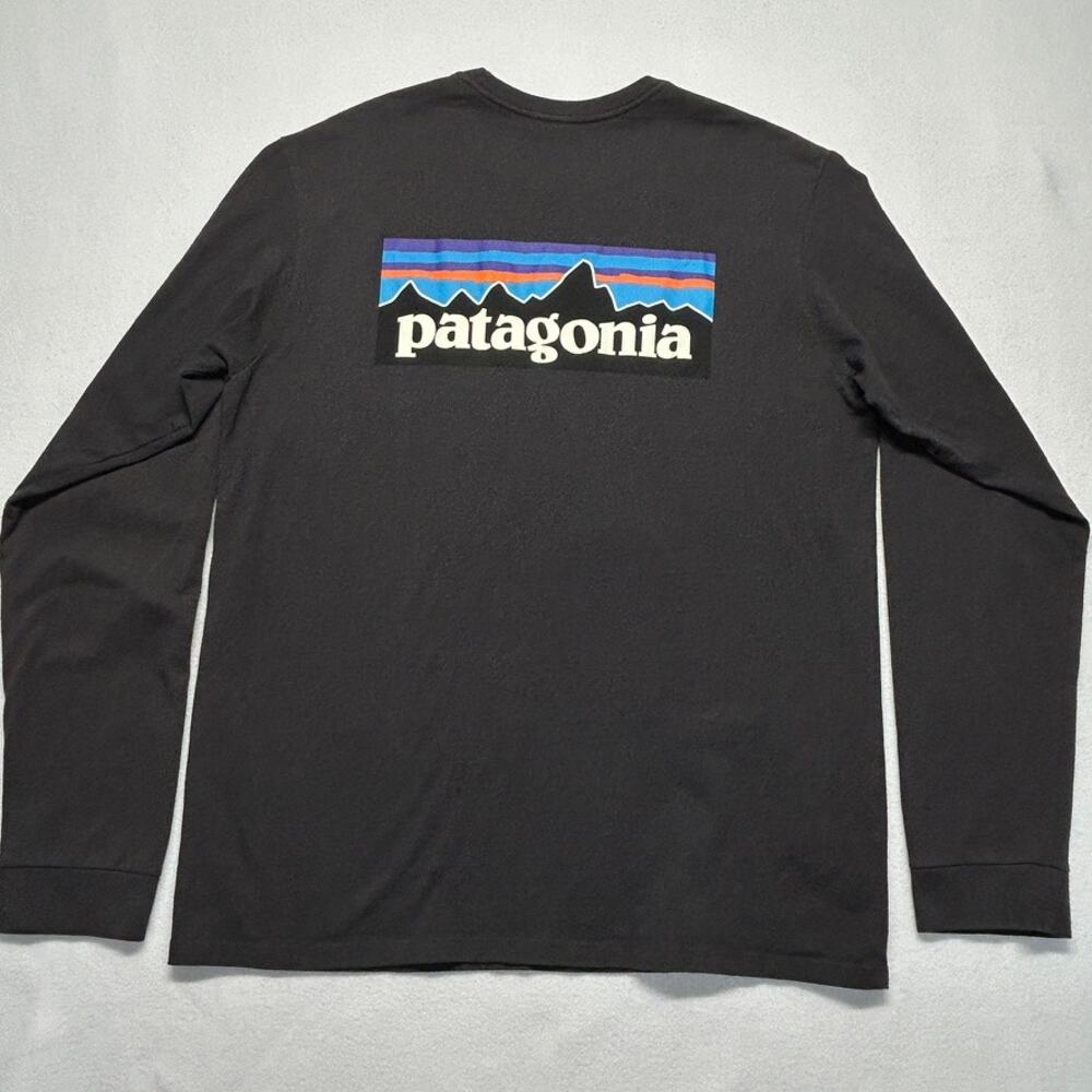 Patagonia Men P-6 Logo Responsibli-Tee Long Sleeve Medium Dark Brown Regular Fit